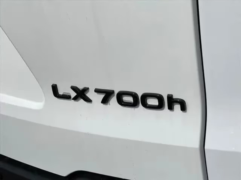 Lexus Seria LX 700h F-Sport - foto 10