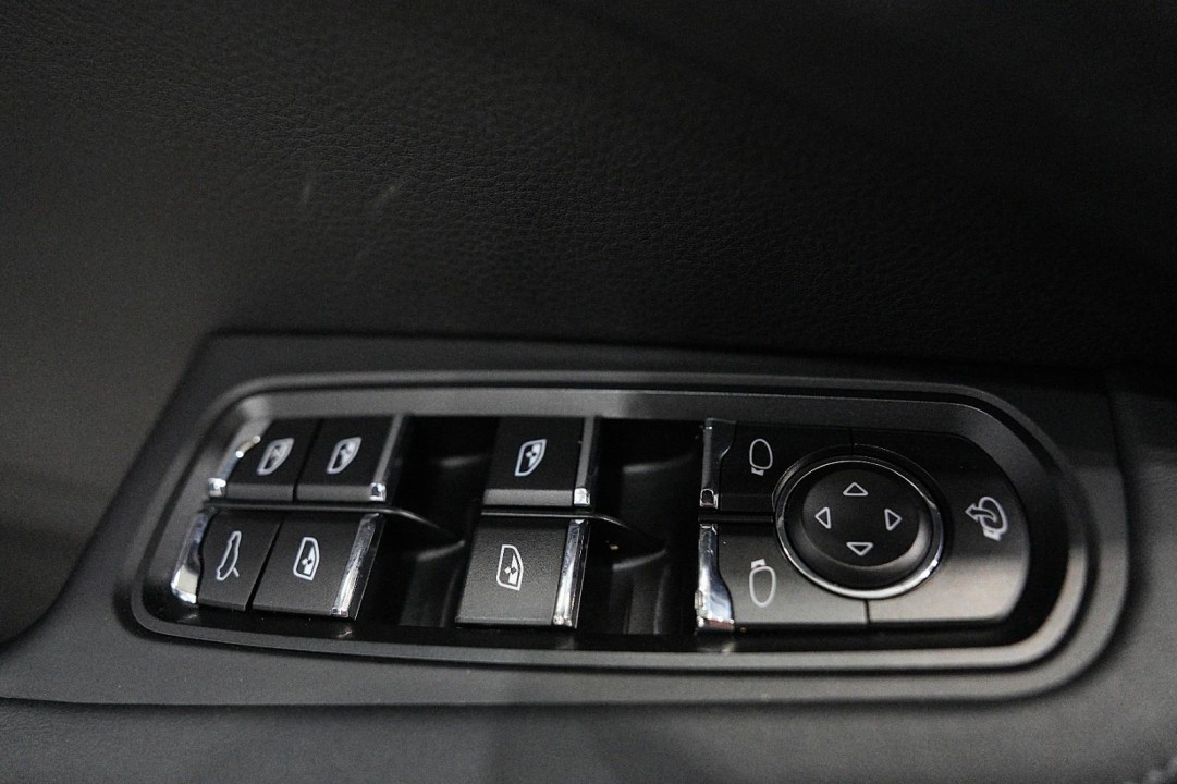 Porsche Macan - foto 14