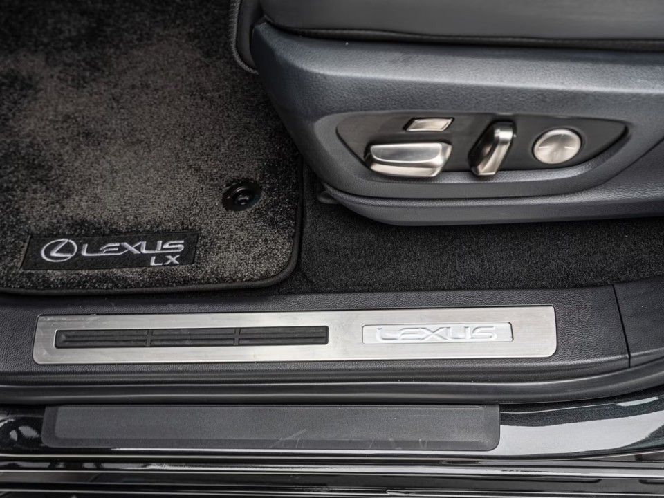 Lexus Seria LX 500d Luxury - foto 34