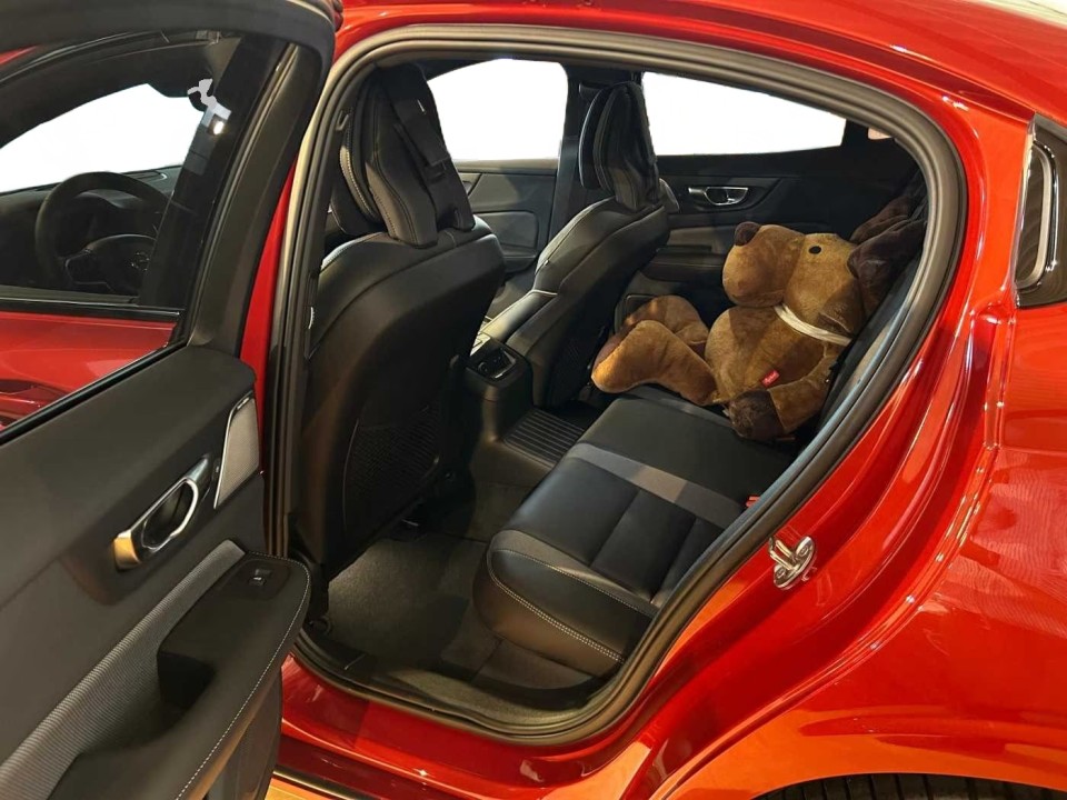 Volvo S60 T8 Ultimate - foto 17