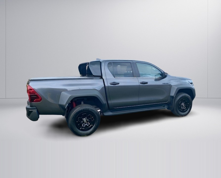 Toyota Hilux 2.8D GR-Sport (2)