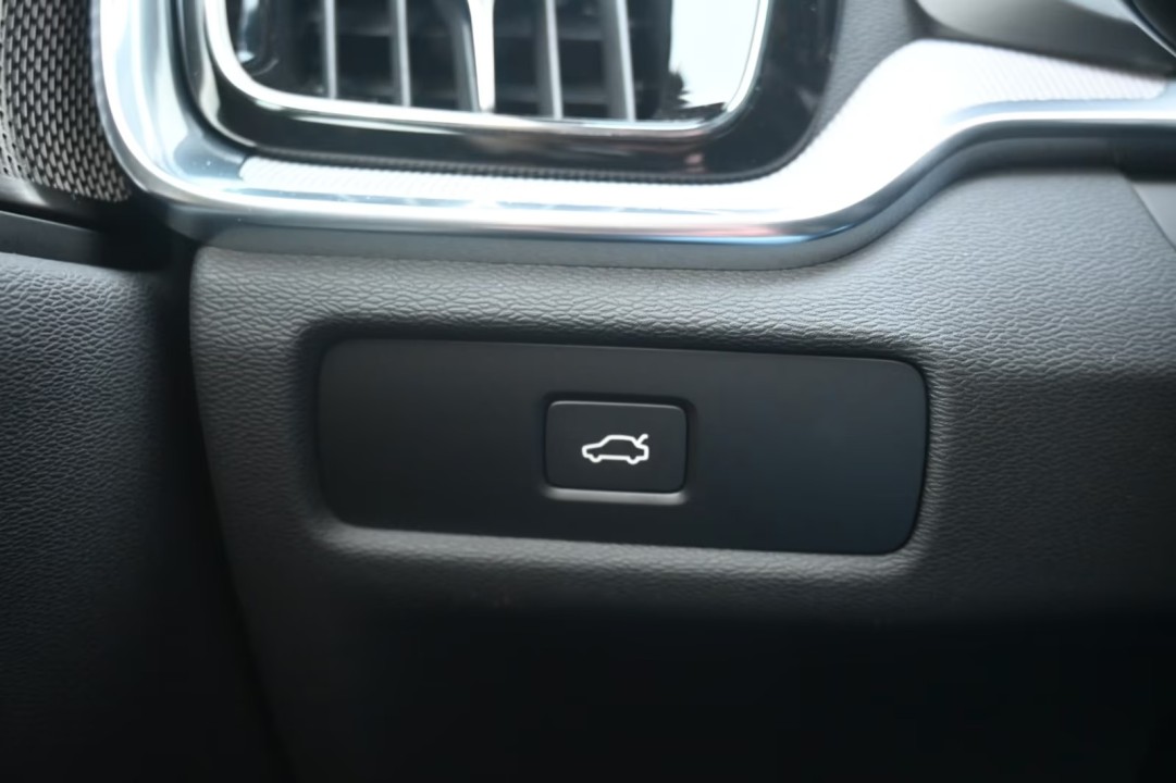 Volvo S60 B4 Plus Dark - foto 23