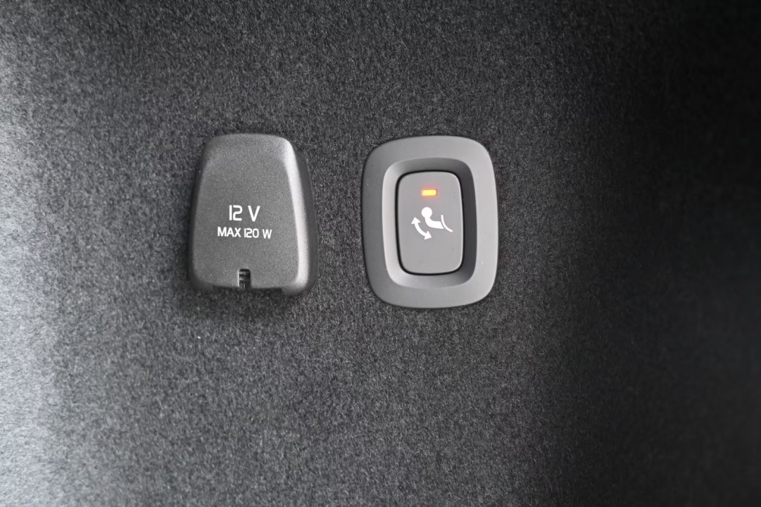 Volvo S60 B4 Plus Dark - foto 24