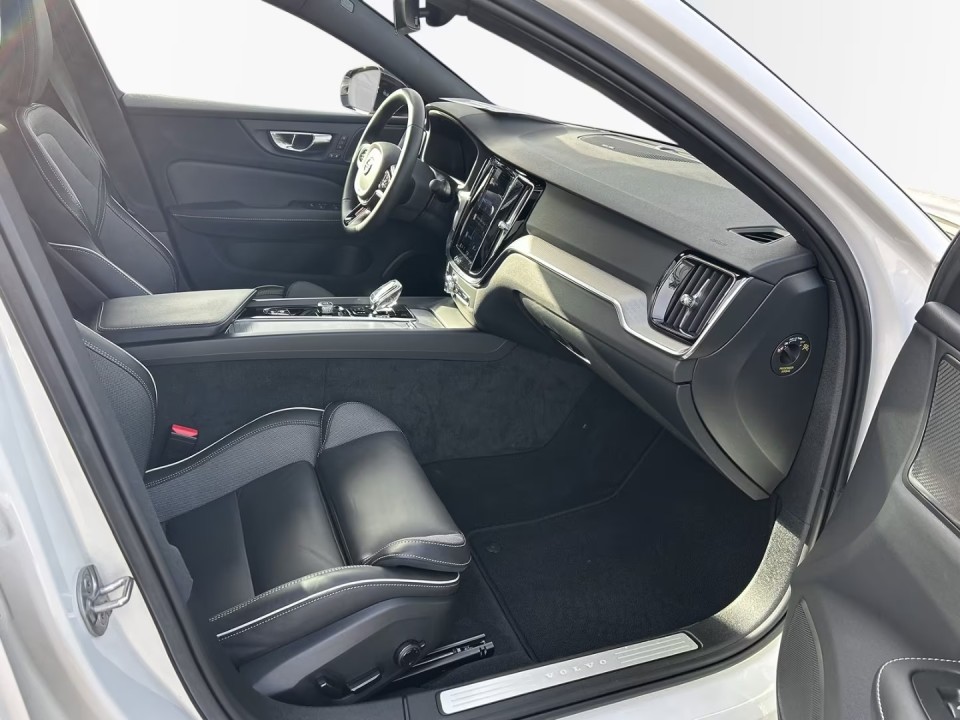 Volvo S60 B5 Plus Dark - foto 10