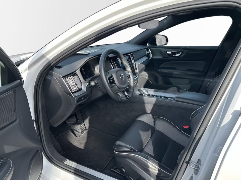 Volvo S60 B5 Plus Dark - foto 11