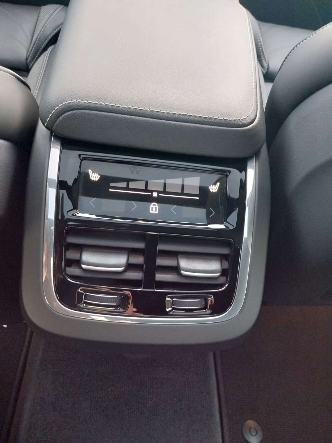 Volvo S60 B5 Ultimate Dark - foto 12