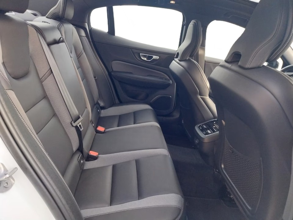 Volvo S60 B5 Ultimate Dark - foto 14