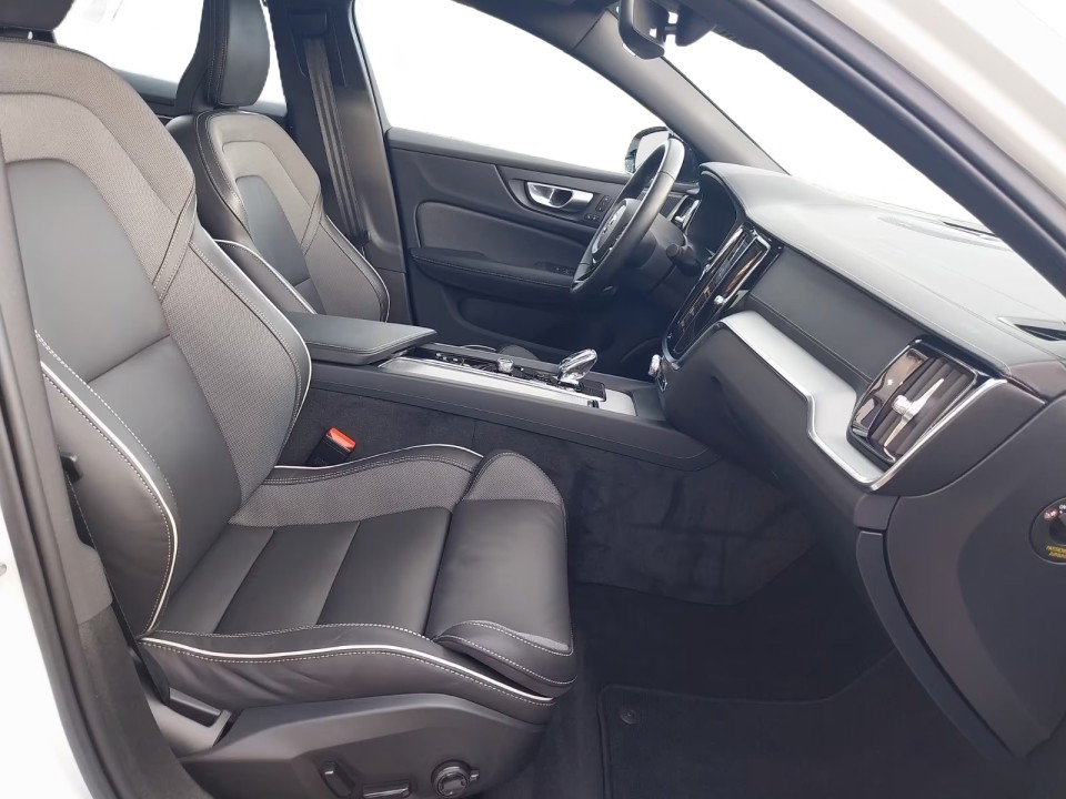 Volvo S60 B5 Ultimate Dark - foto 11