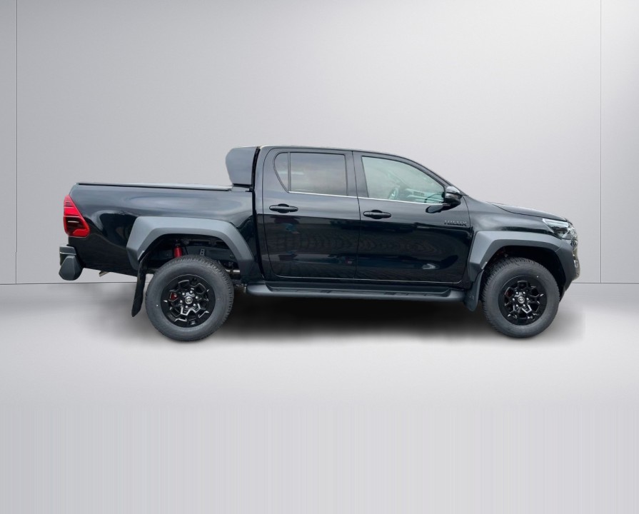 Toyota Hilux 2.8D GR-Sport (2)
