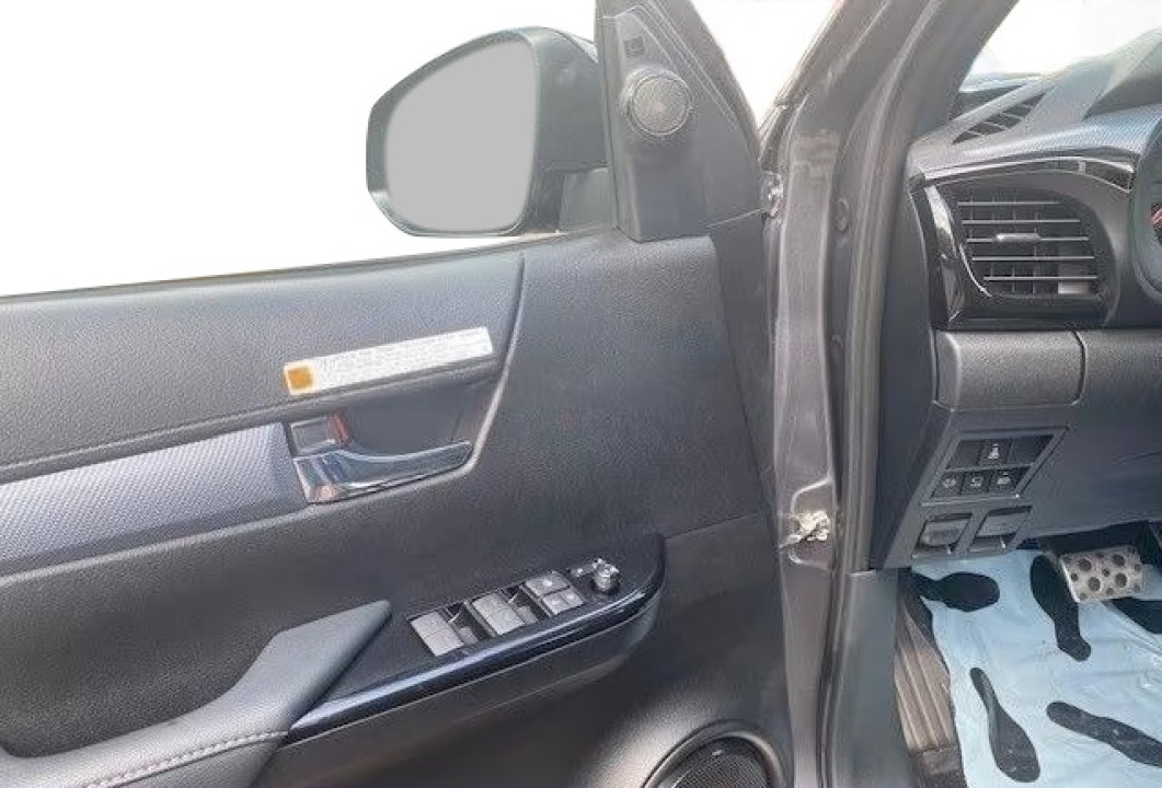 Toyota Hilux 2.8D GR-Sport - foto 18