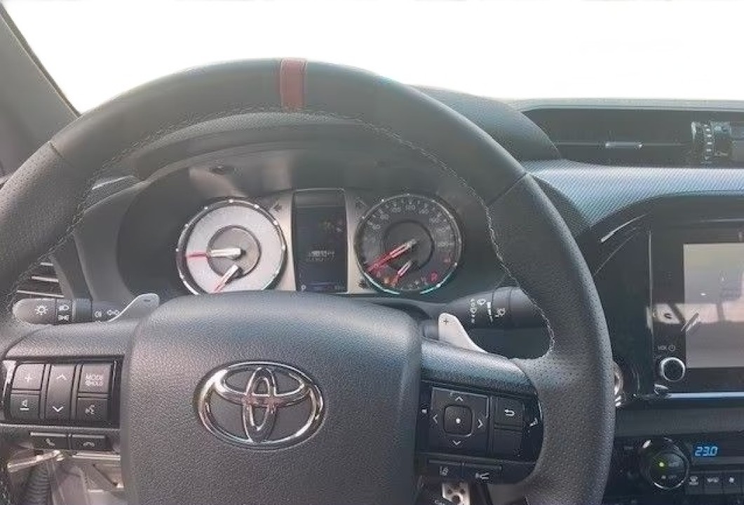 Toyota Hilux 2.8D GR-Sport - foto 10