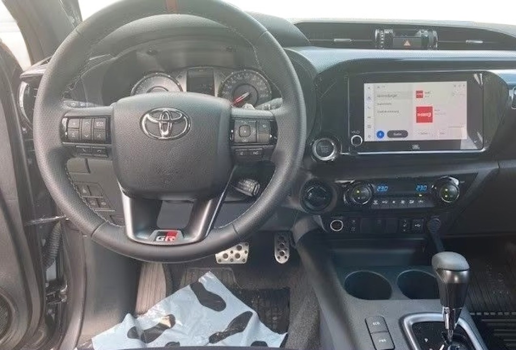 Toyota Hilux 2.8D GR-Sport - foto 8