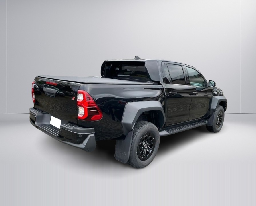 Toyota Hilux 2.8D GR-Sport (3)