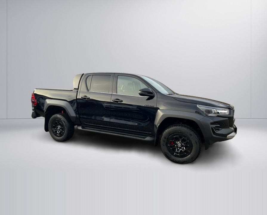 Toyota Hilux 2.8D GR-Sport (2)