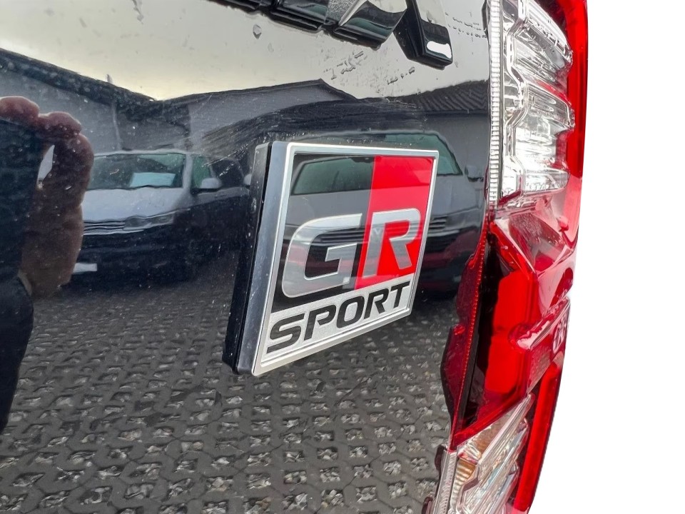 Toyota Hilux 2.8D GR-Sport - foto 22