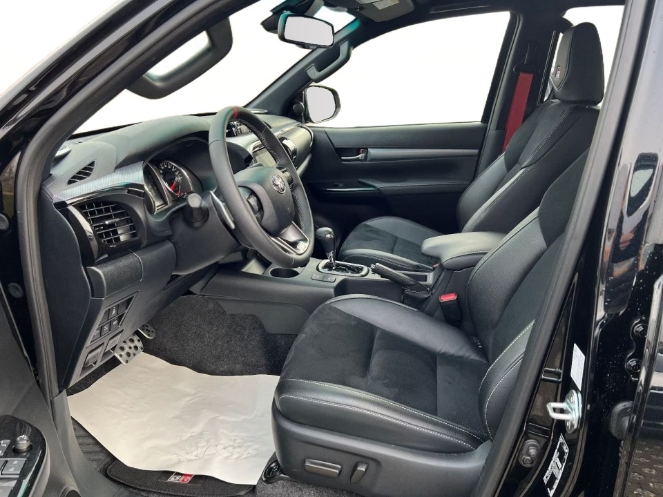 Toyota Hilux 2.8D GR-Sport - foto 10