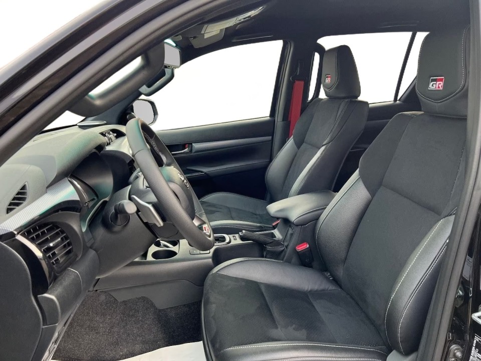 Toyota Hilux 2.8D GR-Sport - foto 11
