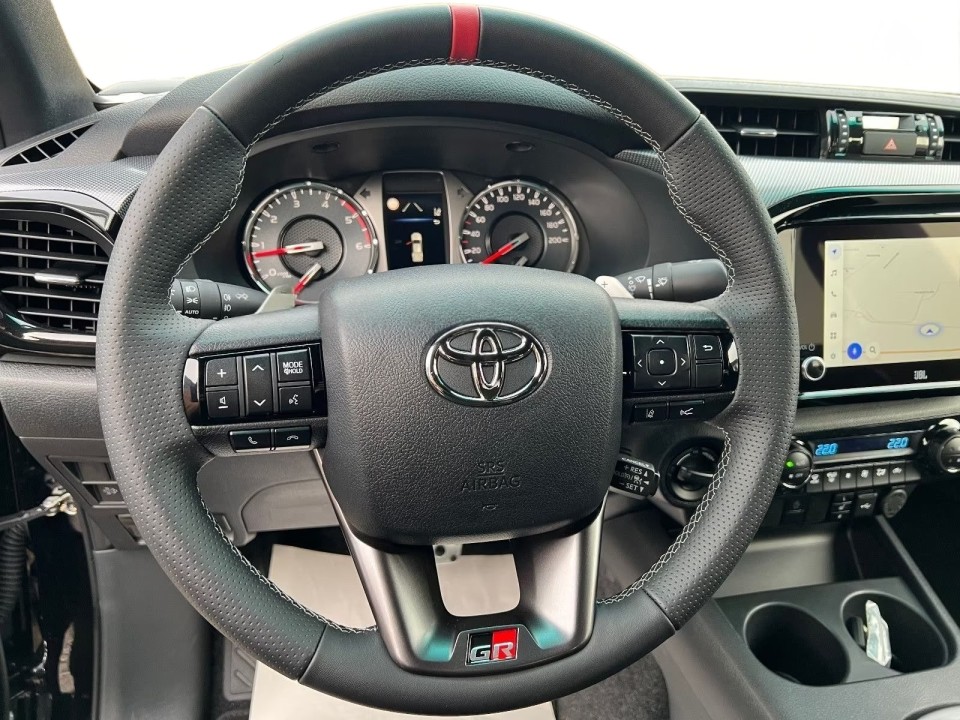 Toyota Hilux 2.8D GR-Sport - foto 9