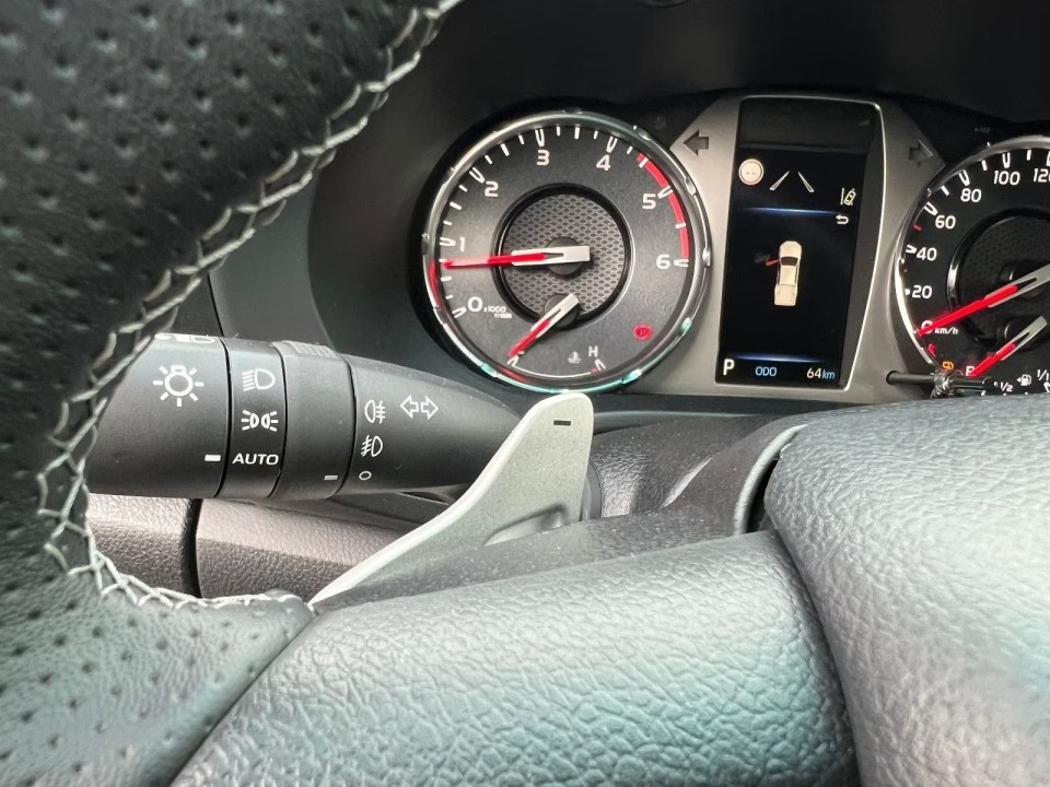 Toyota Hilux 2.8D GR-Sport - foto 12