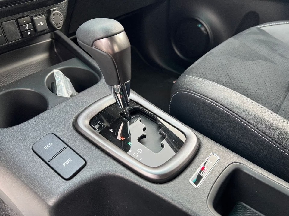 Toyota Hilux 2.8D GR-Sport - foto 14