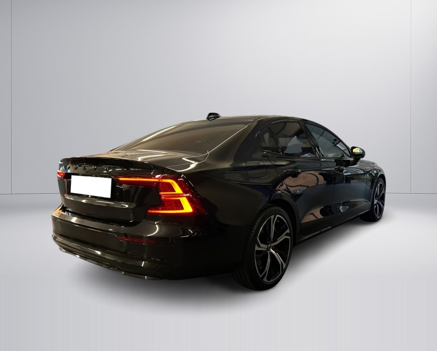 Volvo S60 B5B Ultimate Dark (2)