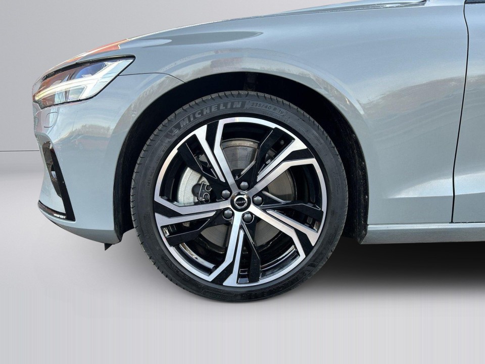 Volvo S60 B5 Ultimate Dark - foto 16