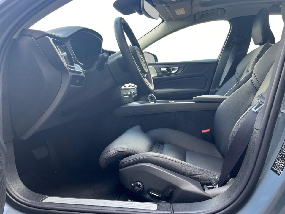 Volvo S60 B5 Ultimate Dark (5)