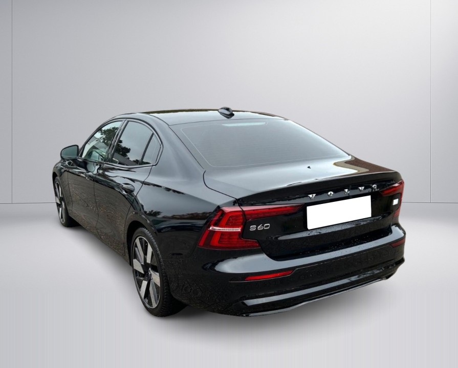 Volvo S60 Plus Dark Recharge (5)