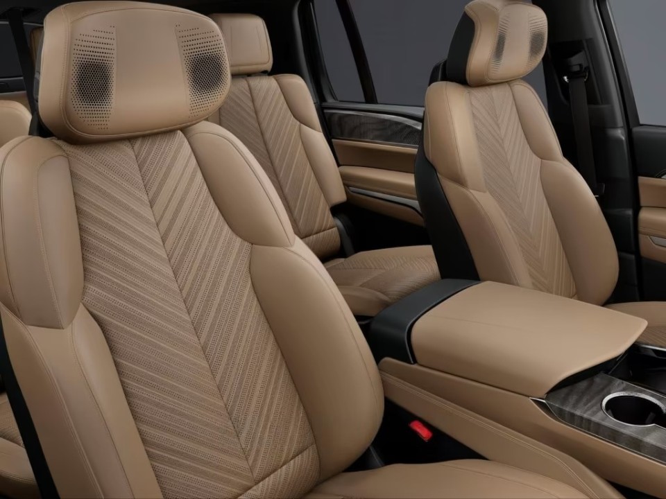 Cadillac Escalade IQ Premium Sport - foto 9