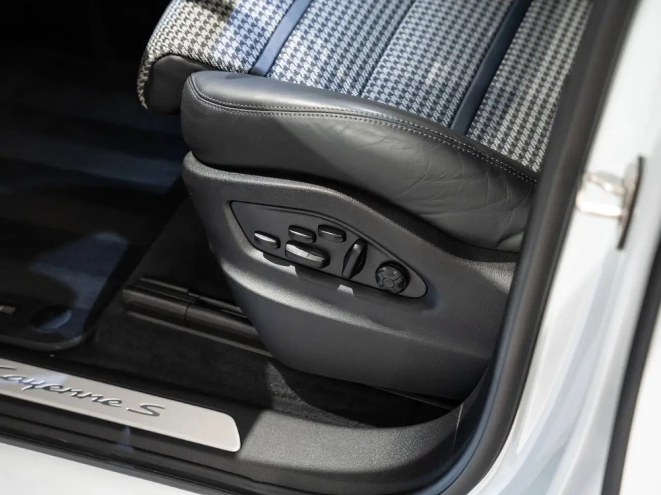 Porsche Cayenne Coupe S - foto 25