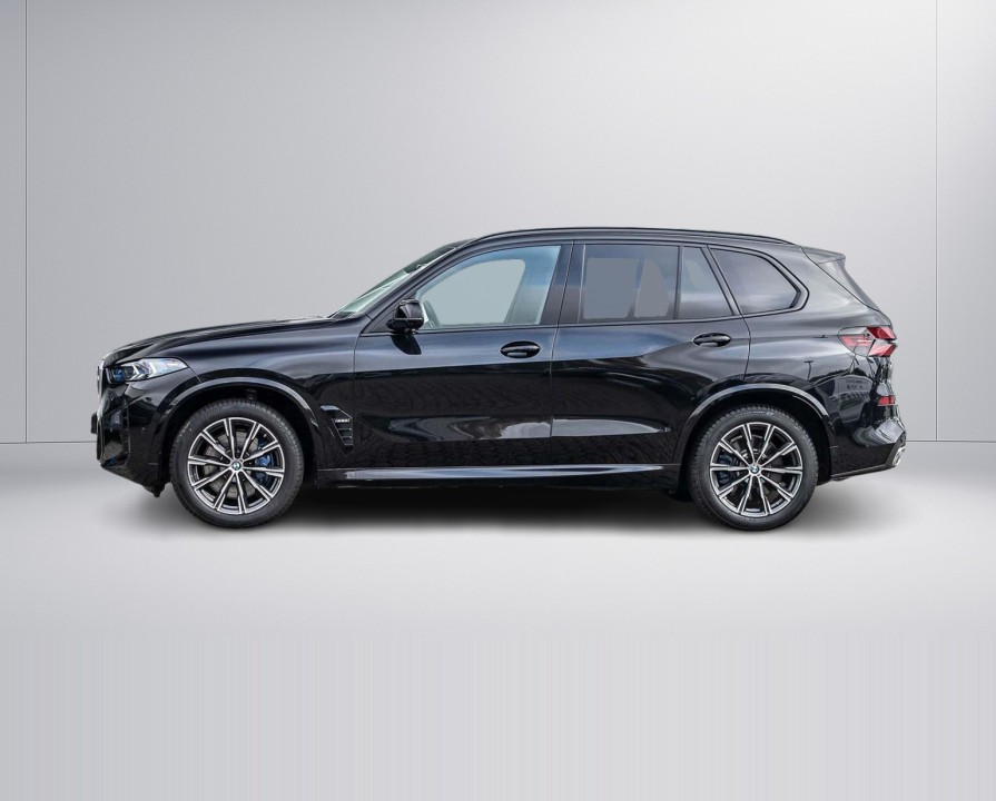 BMW X5 M60i (2)