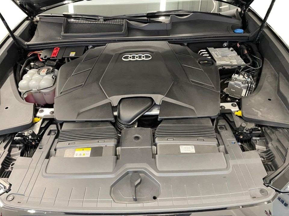 Audi Q8 55TFSI quattro tiptronic S-Line - foto 13