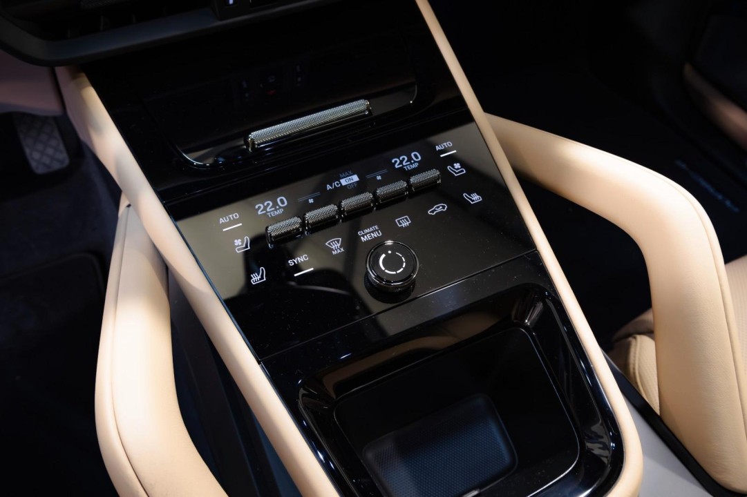 Porsche Cayenne Coupe - foto 12