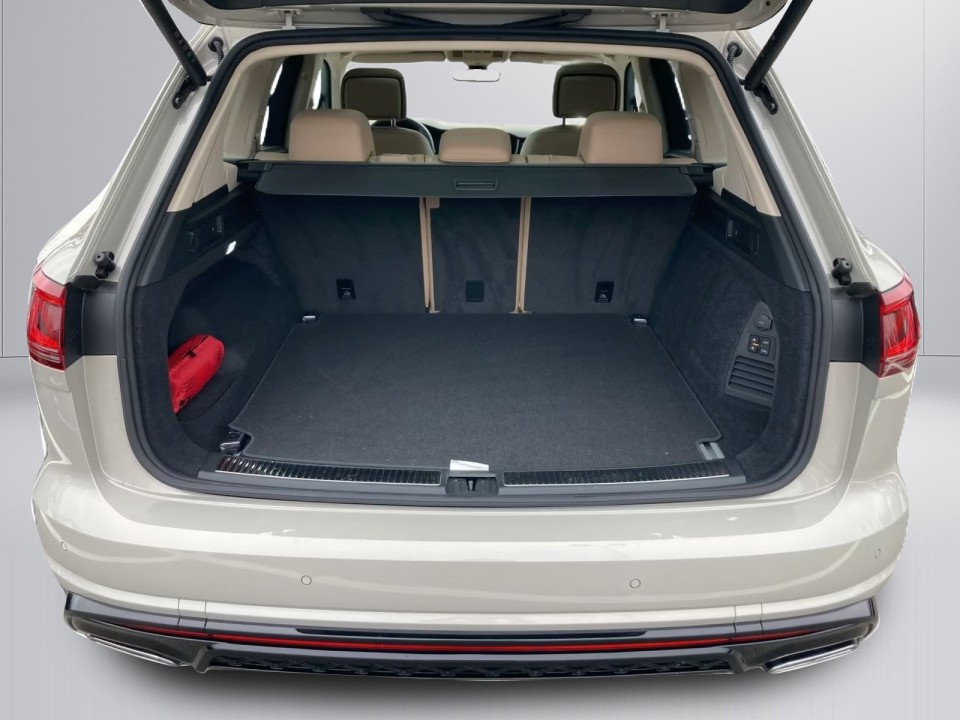 Volkswagen Touareg V6 TDI R-Line - foto 14