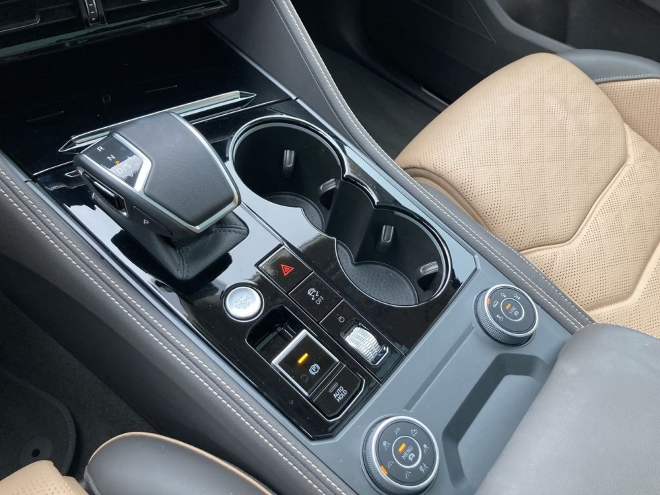 Volkswagen Touareg V6 TDI R-Line - foto 6