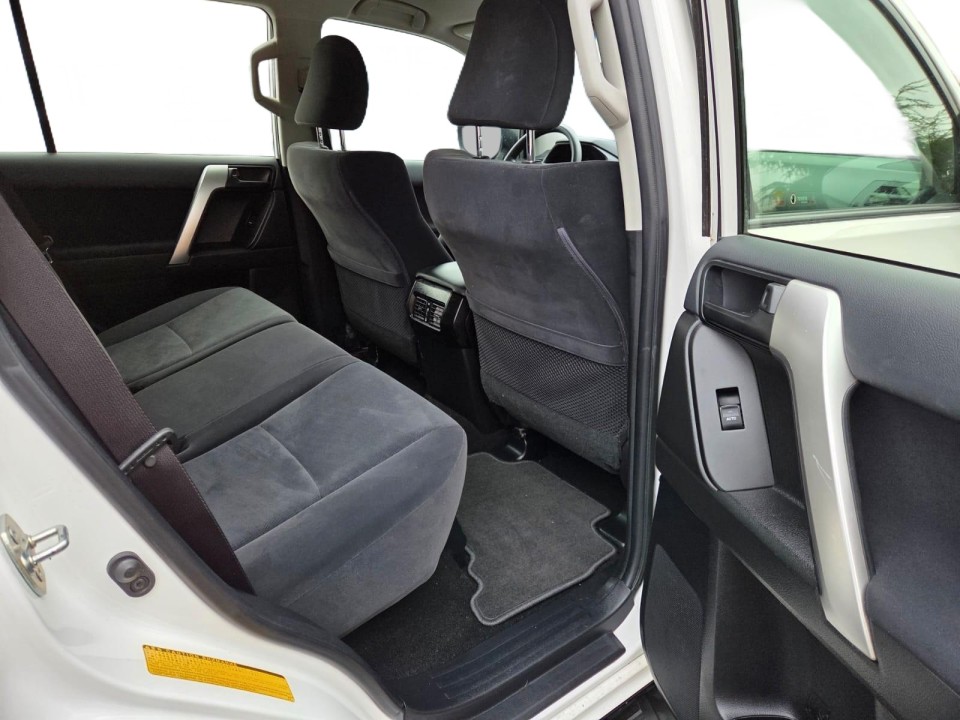 Toyota Land Cruiser 2.8 D-4D - foto 9