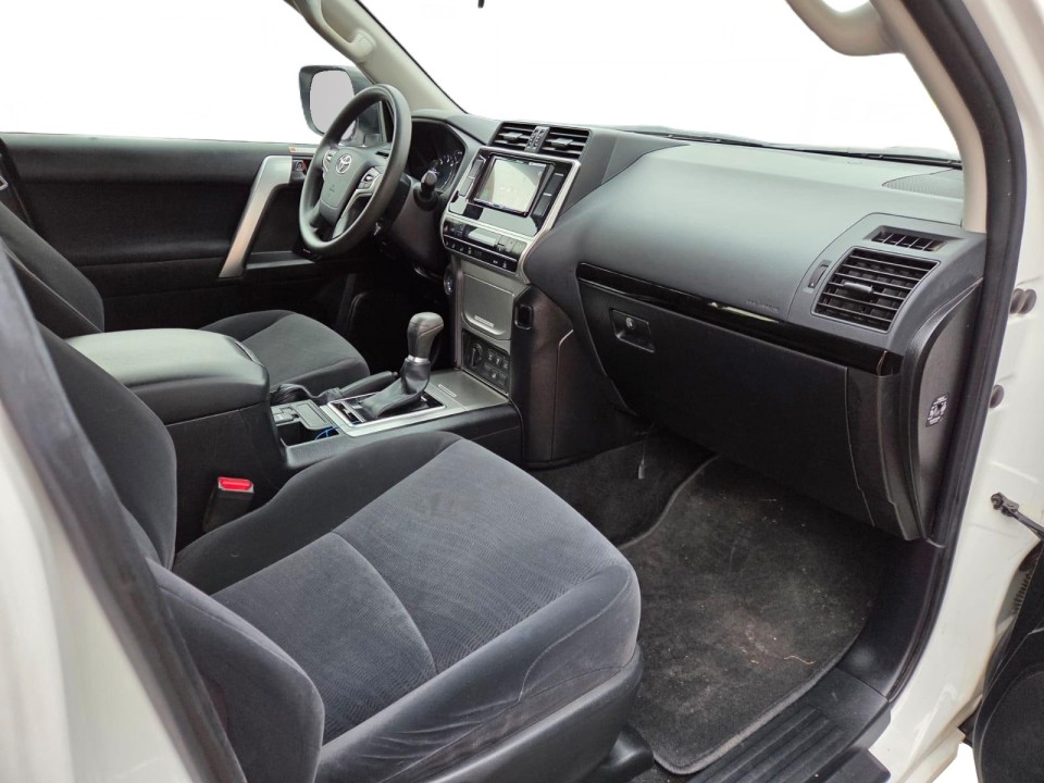 Toyota Land Cruiser 2.8 D-4D - foto 11