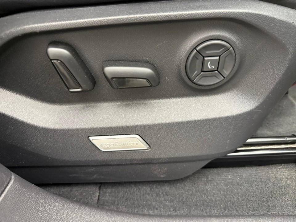 Volkswagen Touareg V6 TDI R-Line - foto 13