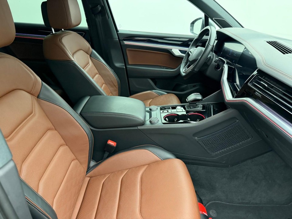 Volkswagen Touareg V6 TDI R-Line (5)