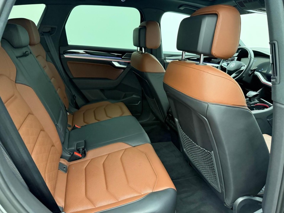 Volkswagen Touareg V6 TDI R-Line - foto 6