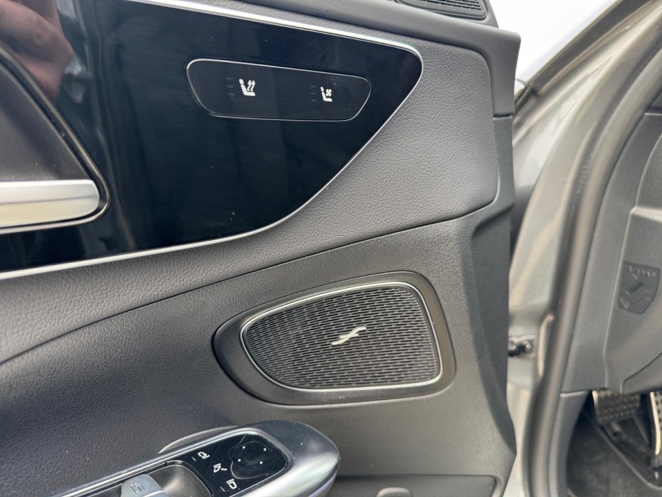 Mercedes-Benz C 300d AMG - foto 13