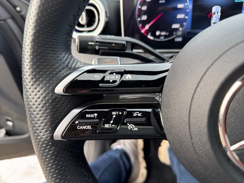 Mercedes-Benz C 300d AMG - foto 10