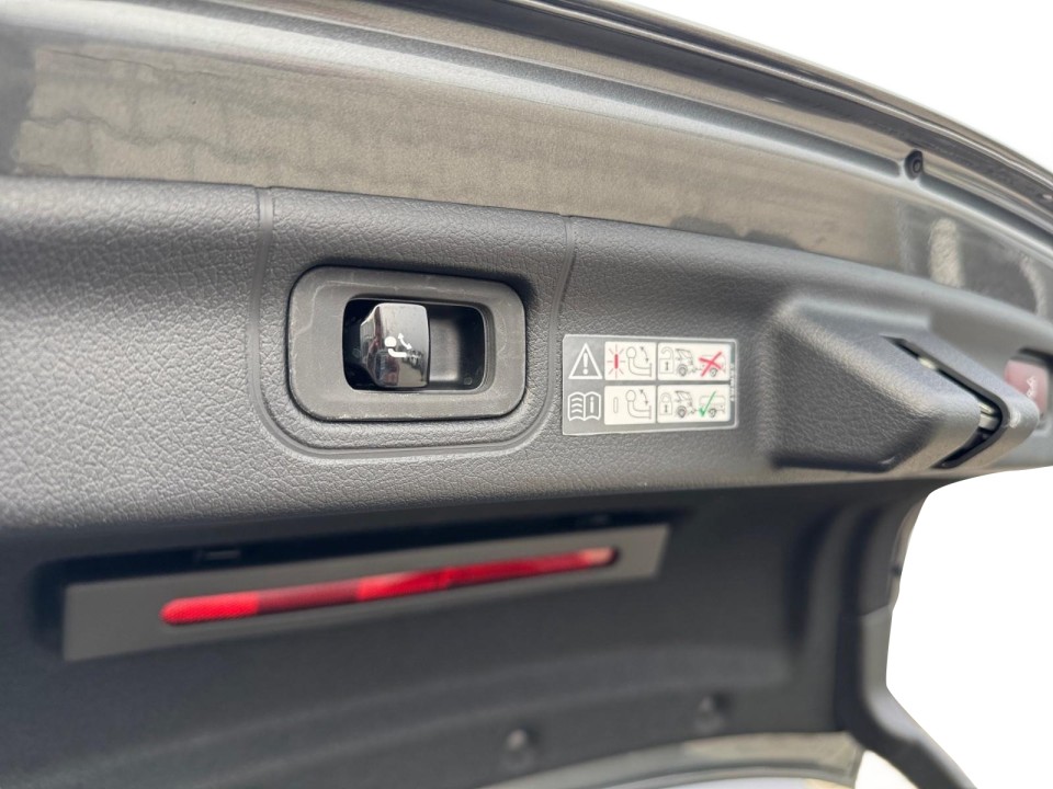 Mercedes-Benz C 300d AMG - foto 16