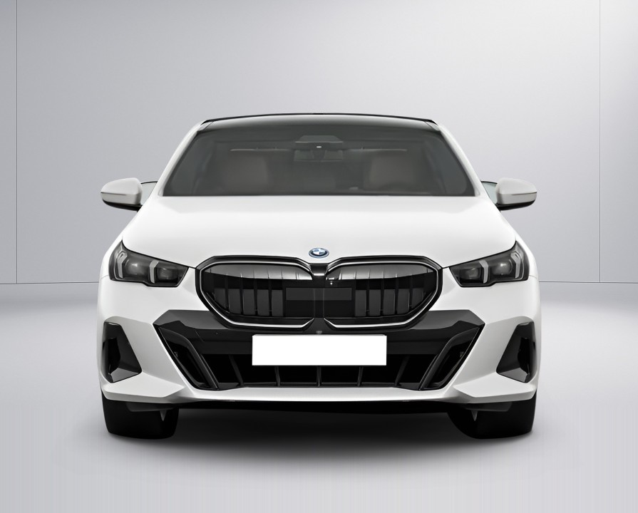 BMW Seria 5 550e xDrive M-Sport (2)