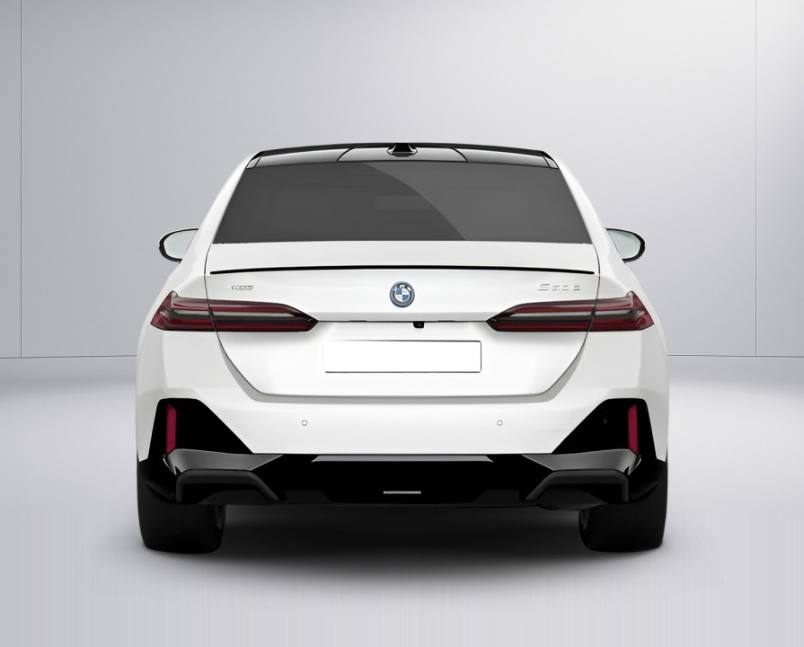 BMW Seria 5 550e xDrive M-Sport (5)