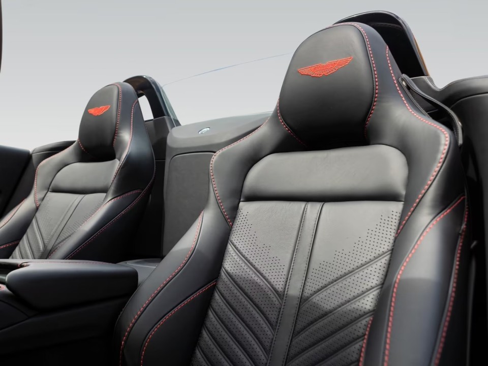 Aston Martin Vantage V12 Roadster - foto 16