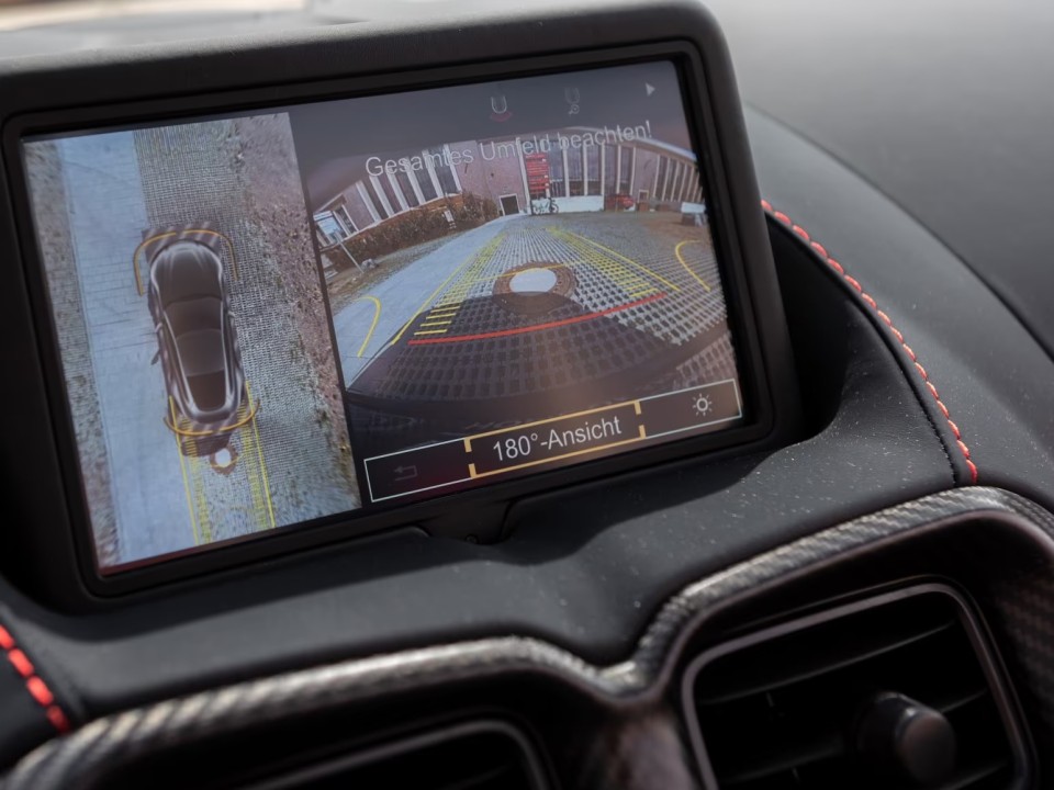 Aston Martin Vantage V12 Roadster - foto 15