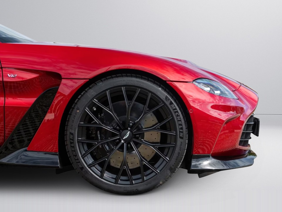 Aston Martin Vantage V12 Roadster - foto 26