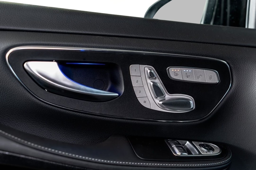 Mercedes-Benz V 300d 4MATIC Extralong Exclusive - foto 30