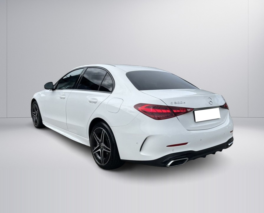 Mercedes-Benz C 300e 4MATIC AMG Line (3)